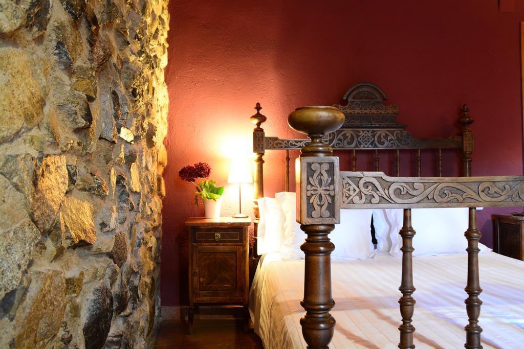 Les Velles Escoles Hotel Les Irles Ngoại thất bức ảnh