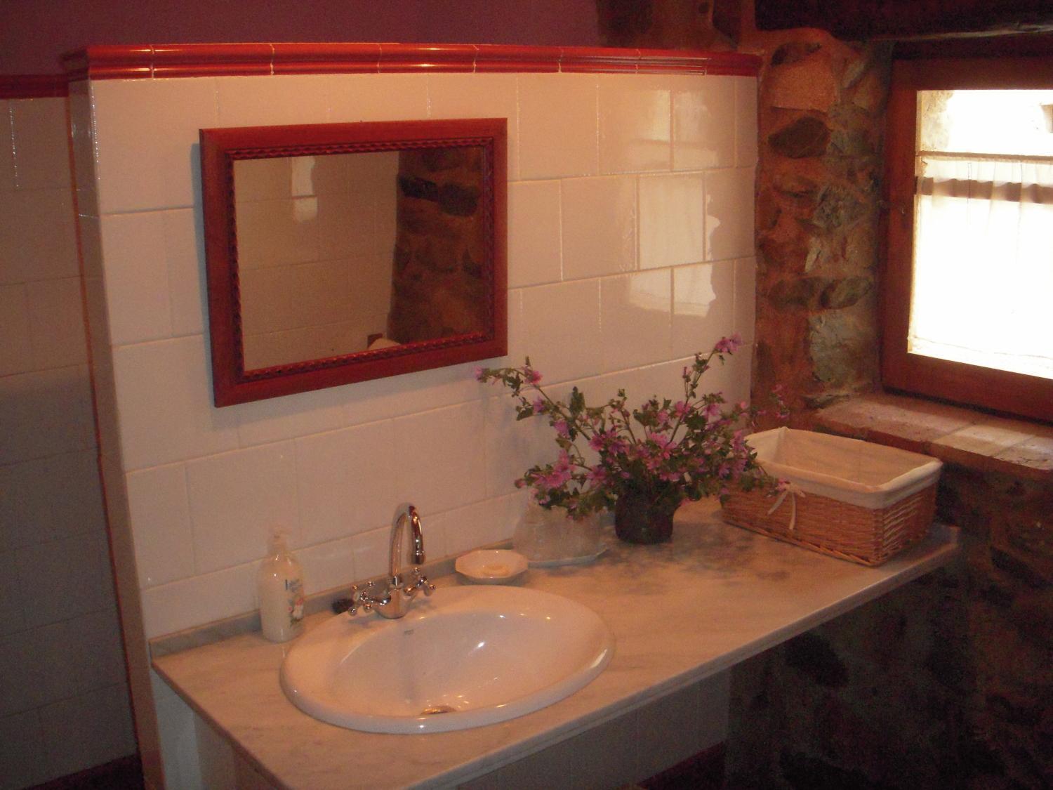 Les Velles Escoles Hotel Les Irles Ngoại thất bức ảnh
