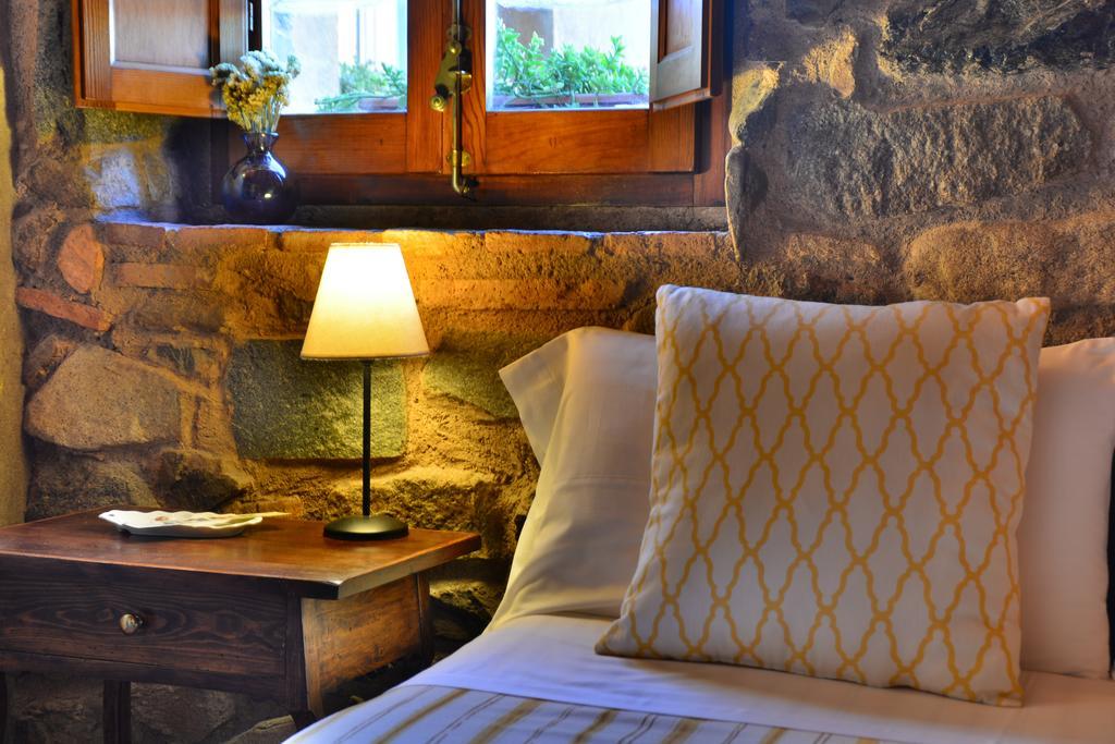 Les Velles Escoles Hotel Les Irles Ngoại thất bức ảnh